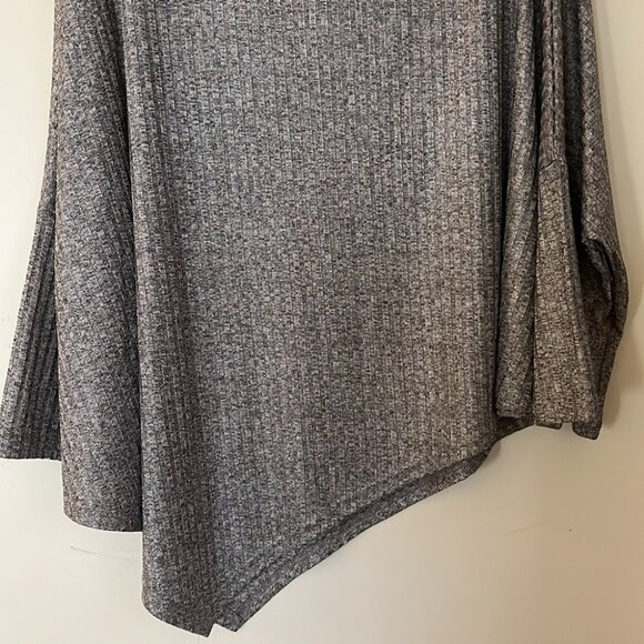 ✨🩶 Vintage Juliette Women’s Gray Asymmetrical Hem Poncho Top | Size L 🩶 - Picture 12 of 14